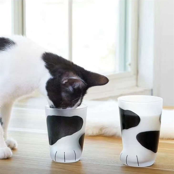 Milk Cup In Cat's Paw Shape